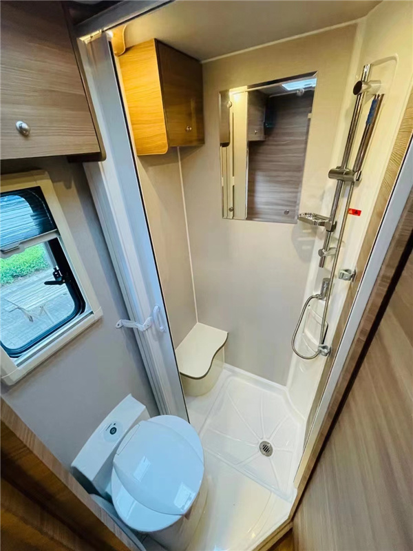 21款亞特Y8依維柯房車，依維柯最大內寬乾溼分離衛生間