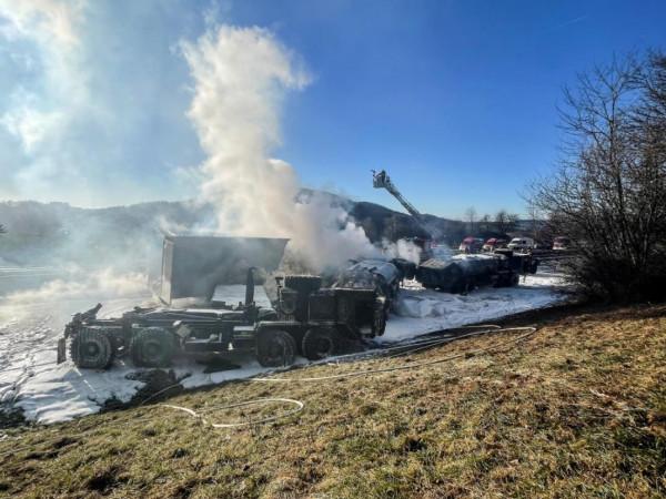 一卡車在德國高速公路上與美軍車隊相撞 致數人受傷