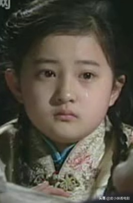 著名童星金銘：9歲爆紅成團寵、在巔峰時退圈，她都經歷了什麼？