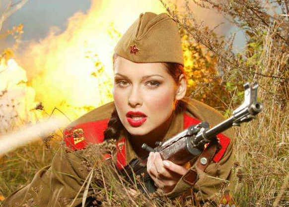 他一生三次含冤入獄，流放西伯利亞十多年，異國生死戀成傳奇