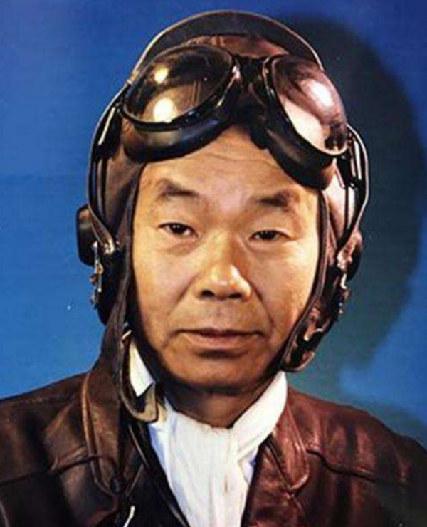 飛行員楊國祥：52年前投擲氫彈失敗，他放棄逃生選擇與氫彈共存亡