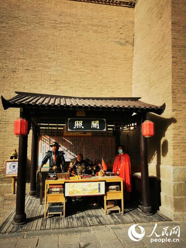 登臨嘉峪雄關 感悟家國情懷