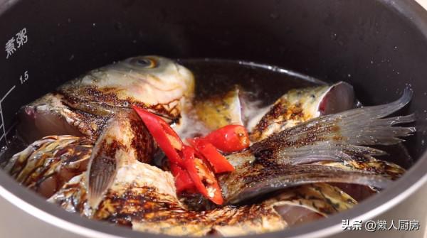 天冷了,我家隔天就用電飯鍋這樣燉魚,不用加水,別不懂吃魚 天冷了,我家隔天就用電飯鍋這樣燉魚,不用加水,別不懂吃魚