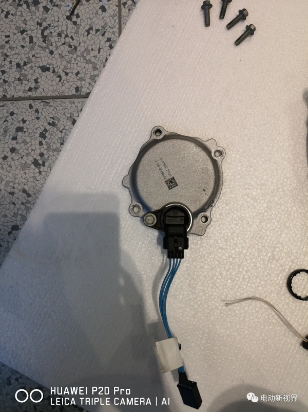 分析 | 特斯拉Model 3與Model X電控系統對比