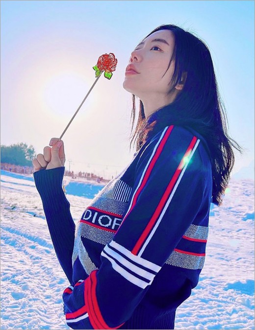 韓國女藝人Clara社交網站發照秀美貌