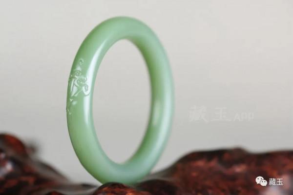 那些極為特殊的和田玉手鐲,誰不想擁有一個 那些極為特殊的和田玉手鐲,誰不想擁有一個
