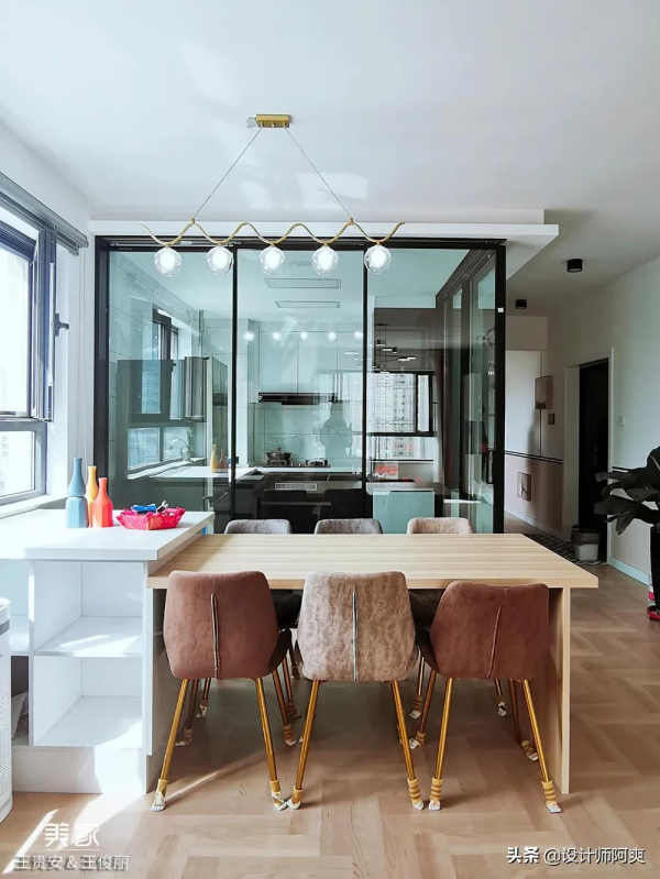 老公非要廚房全改玻璃門,廁所對床還不隔斷,竟完爆鄰居家 老公非要廚房全改玻璃門,廁所對床還不隔斷,竟完爆鄰居家