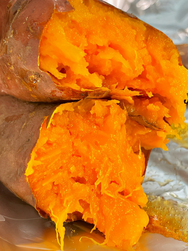 原來烤紅薯的皮這麼香