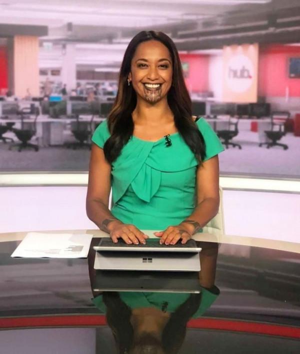 擁有毛利臉部傳統刺青主持人，成為第一個紐西蘭黃金時段新聞主播