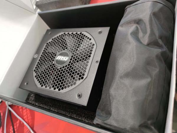 看顯示卡漲價把網友逼成什麼樣了？小馬拉大車，顯示卡太貴亮機卡來湊