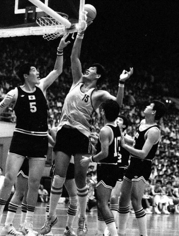 兩次擊敗美國助中國男籃稱霸亞洲,退役後病根爆發穆鐵柱59歲早逝 兩次擊敗美國助中國男籃稱霸亞洲,退役後病根爆發穆鐵柱59歲早逝