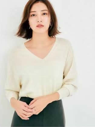 鬱悶，穿了多年的毛衣白穿了！不懂“骨架+膚色”，難怪一直穿錯