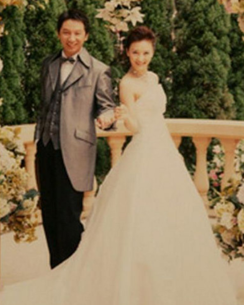 6位女明星突然消失在熒屏,各有各的苦衷,有人失婚有人削髮為尼 6位女明星突然消失在熒屏,各有各的苦衷,有人失婚有人削髮為尼