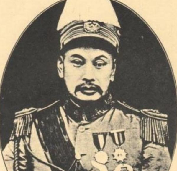 廣西女匪首韋秀英:盤踞十萬大山無惡不作,建國後落得什麼下場? 廣西女匪首韋秀英:盤踞十萬大山無惡不作,建國後落得什麼下場?