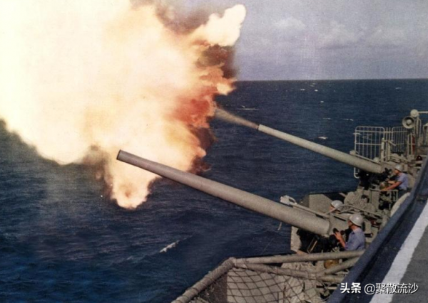 滿載33000噸，最多可搭載103架艦載機，共建造了24艘