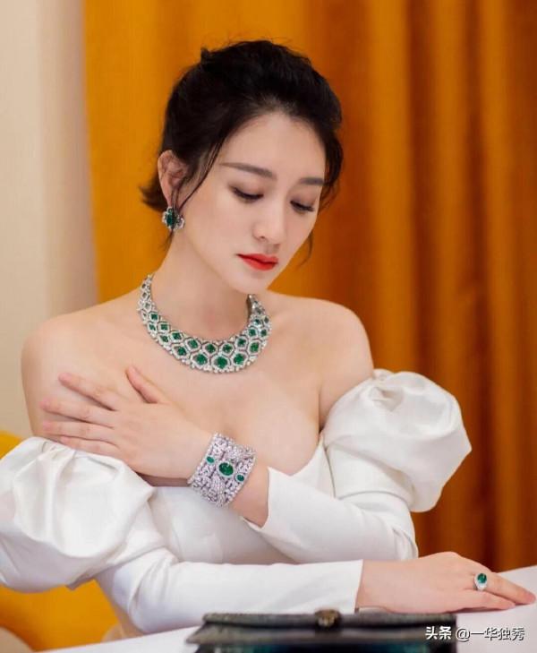 李小冉:用時間、經歷、成熟撐起“三體”丰韻之美 李小冉:用時間、經歷、成熟撐起“三體”丰韻之美