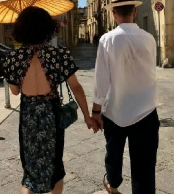 50歲金星義大利之旅 和老公手牽手 第四張簡直驚豔眾人 50歲金星義大利之旅 和老公手牽手 第四張簡直驚豔眾人