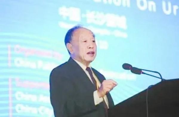 美國教授刁難：中國安裝竊聽裝置，李肇星的回答，令眾人哈哈大笑