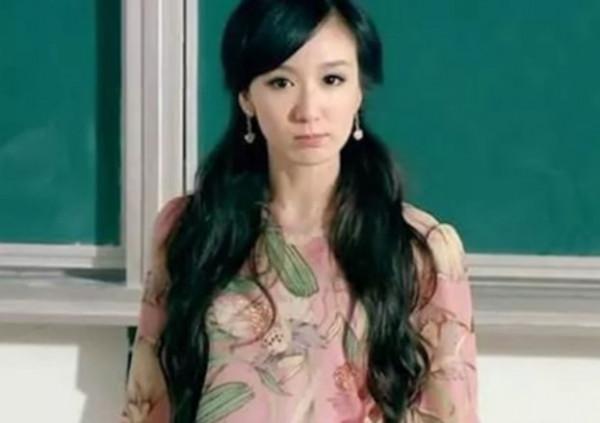 婁藝瀟也開直播帶貨？美顏後網友不敢認，賣的商品卻很“接地氣”