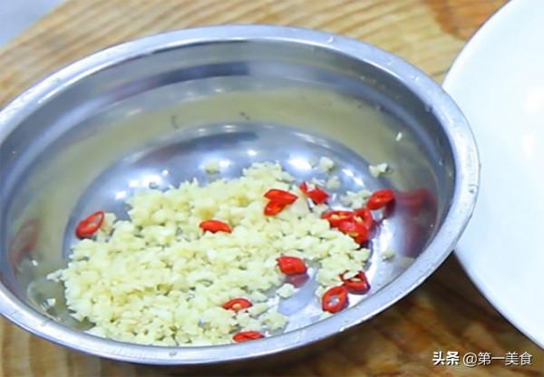 秋葵別再炒著吃了，試試這道蒜蓉秋葵塞肉，清脆爽口，做法簡單