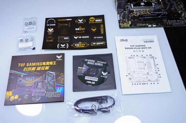 華碩 B660 重炮手 WiFi 登場，這算是半開放式主機嗎？