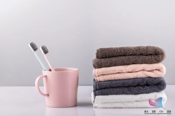 為什麼啤酒瓶是綠色,而白酒瓶是透明的?裡面的講究還真不少 為什麼啤酒瓶是綠色,而白酒瓶是透明的?裡面的講究還真不少