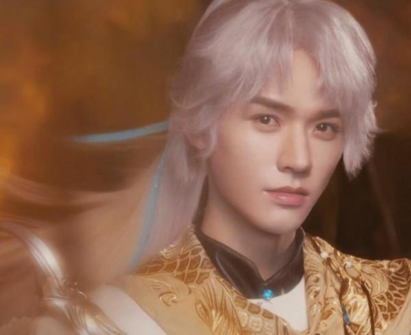 熱巴《安樂傳》白髮造型曝光，編髮撞張雪迎，還沒龔俊白髮驚豔