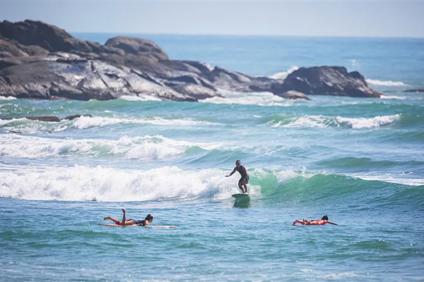 高鐵0.5h、物價只有一半，我願稱她為三亞最強備胎