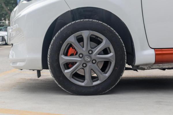 簡單聊聊比亞迪e1，沒有刀片電池和“龍顏”設計，但勝在價格親民