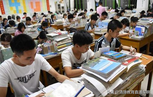 研究生和公務員同時考上，學生該放棄哪一個，過來人告訴你答案