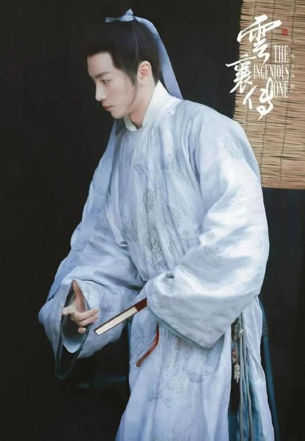 陳曉古裝路透驚豔亮相，新劇被央媒誇獎，消失4年終於要翻紅了？