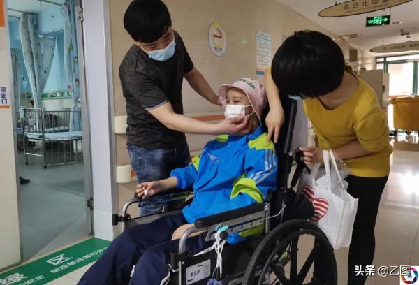 花季少女不忍心拖累父母,要回家:我走後就埋在家旁邊的小樹林裡 花季少女不忍心拖累父母,要回家:我走後就埋在家旁邊的小樹林裡