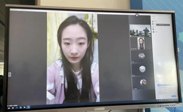 開幕式上的每位舞者 都是一片雪花