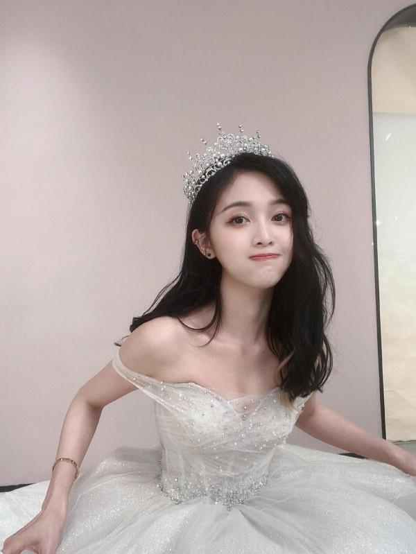 鞠婧禕 楊超越 程瀟 吳宣儀 孟美岐 趙露思 婚紗禮服