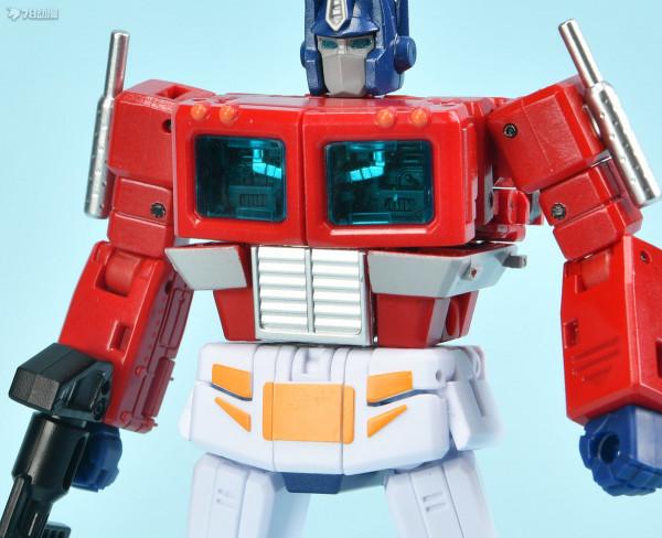 78官測：變形金剛第三方 小比例 NEWAGE 擎天柱