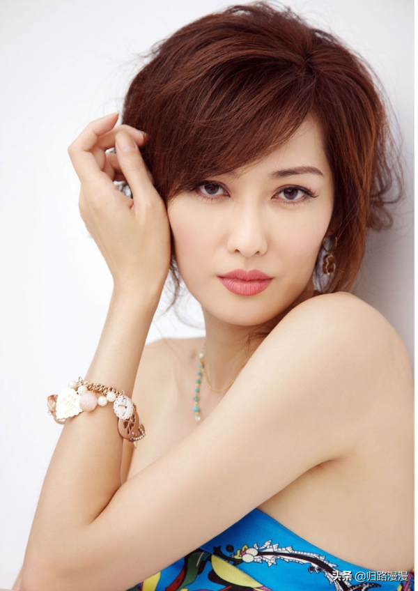 呂燕：天生一雙眯眯眼，被稱作第一醜模，她憑什麼當時尚女王？