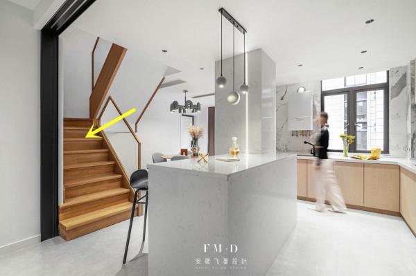 4套案例證明,還是傳統的現澆樓梯耐看,鋪石材嵌燈帶提高了檔次 4套案例證明,還是傳統的現澆樓梯耐看,鋪石材嵌燈帶提高了檔次