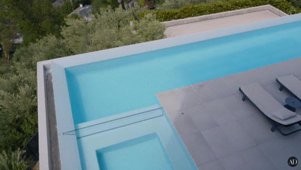 3.5億山頂豪宅佔地2.2畝 屋主竟然為豪車建了個展廳