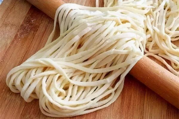 涼麵條,怎樣做勁道入味好吃,正確的做法終於來了,你不學嗎? 涼麵條,怎樣做勁道入味好吃,正確的做法終於來了,你不學嗎?