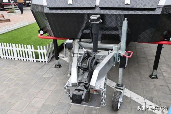 房車中的“陸地巡洋艦”，霸氣外形車內精緻，黑系HQ21實拍評測