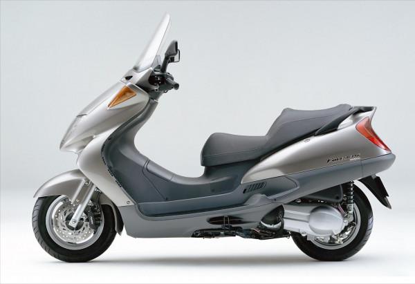 注重價效比的實用大型踏板—本田 Foresight