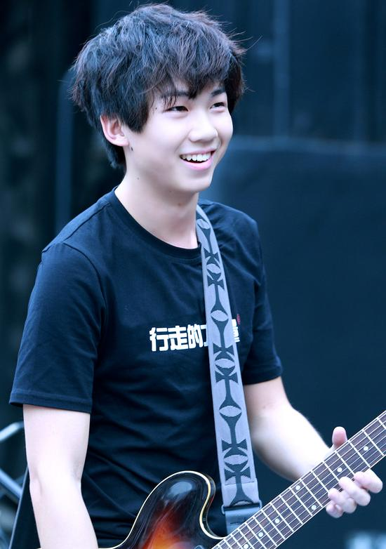 從隱婚到官宣，白舉綱眼裡的幸福，就是兩個人的《小事》