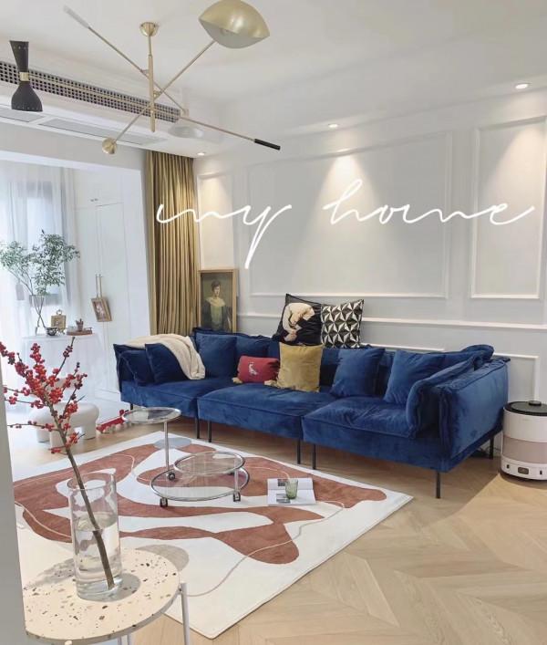 女主堅持簡潔實用的裝修，不浪費1㎡的空間，入住2年依舊如新