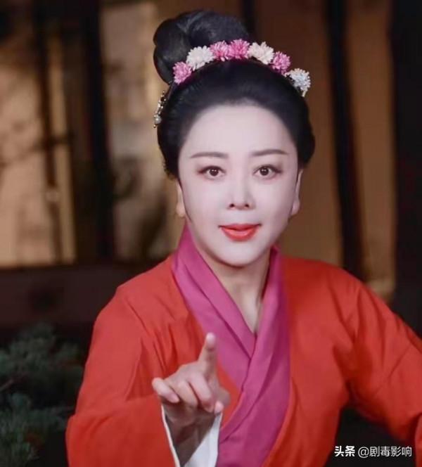 《水滸傳》孫二孃演員曝近況，高顏值身材好，53歲單身憧憬愛情