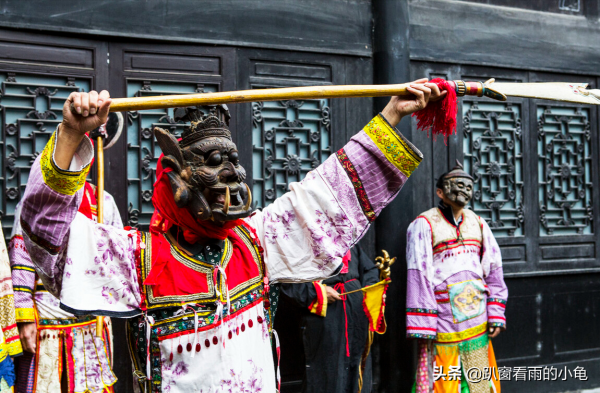 進入臘月，老話說“臘月不留尾、驅儺，正月要藏頭”，是啥意思？