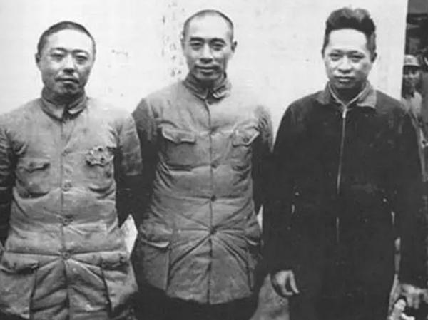 葉挺之妻李秀文，因顏值超高被稱校花，18歲時嫁葉挺二人共育9子