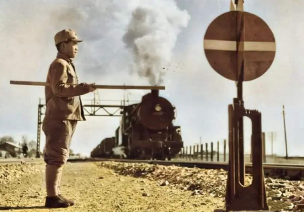 淞滬會戰：日軍誇口三個月佔領全中國，中國軍隊馳援上海前線抗日