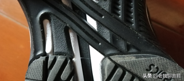 從阿迪達斯換到亞瑟士，跑了20公里，憋了一肚子心裡話不吐不快