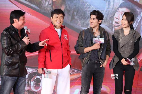 明明是大高個，卻被誤會成矮個的8個男星，一個比一個讓人意外