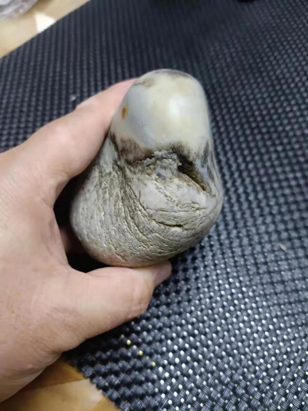 一塊歷經滄桑的醜石 一塊歷經滄桑的醜石